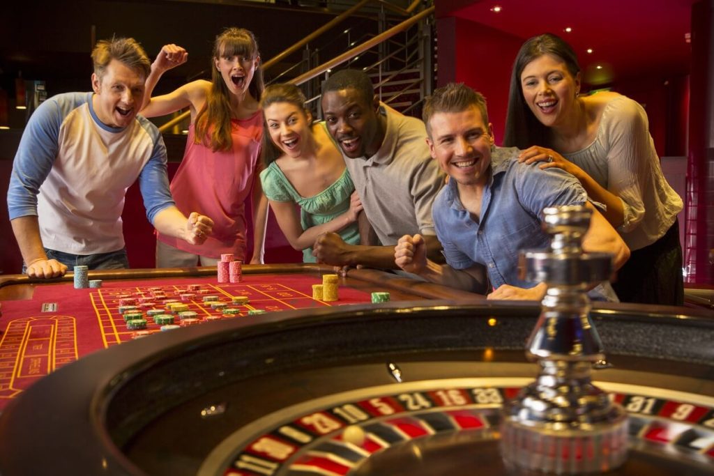 How Tourists Who Play at Casinos Affect the Economy in the US