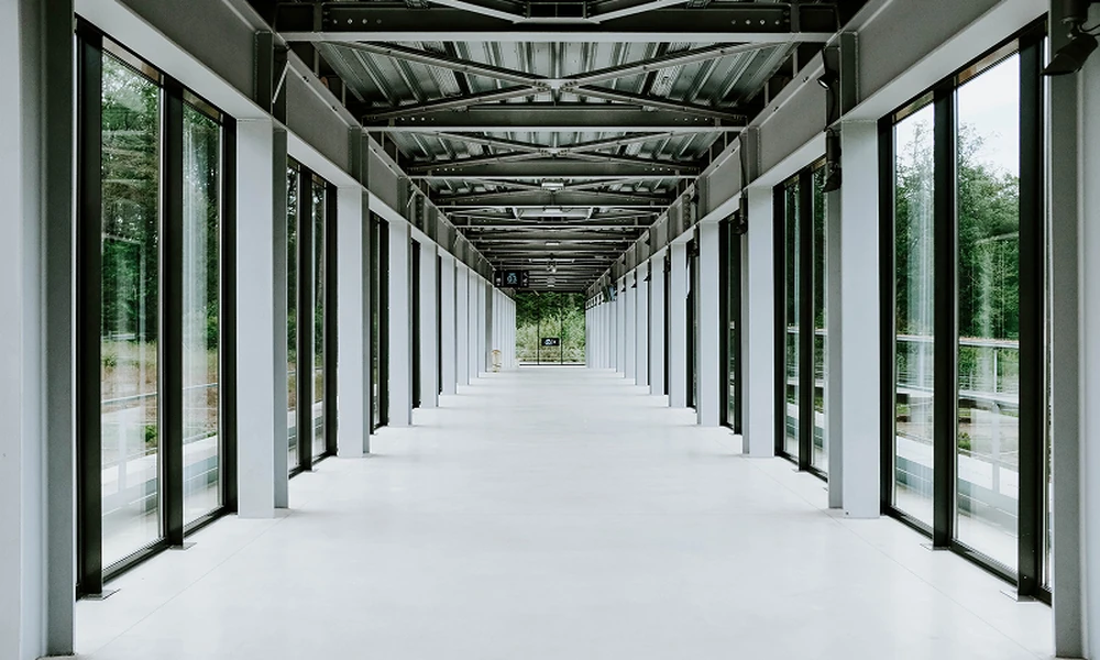 How Space-Saving Sliding Blast Doors Provide Effortless Perimeter Containment